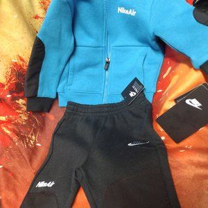 Nike Air Kids 2 piece hoodie and sweatpants